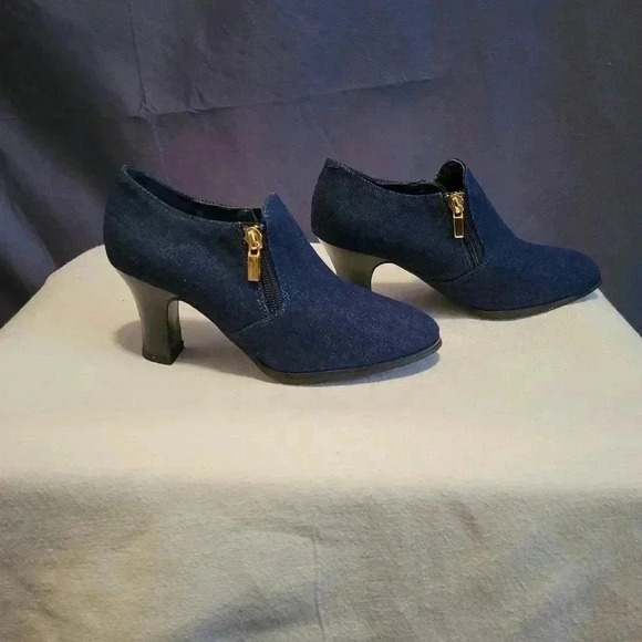 AJ Valenci Shoes Size 6 NWOT - Picture 2 of 6